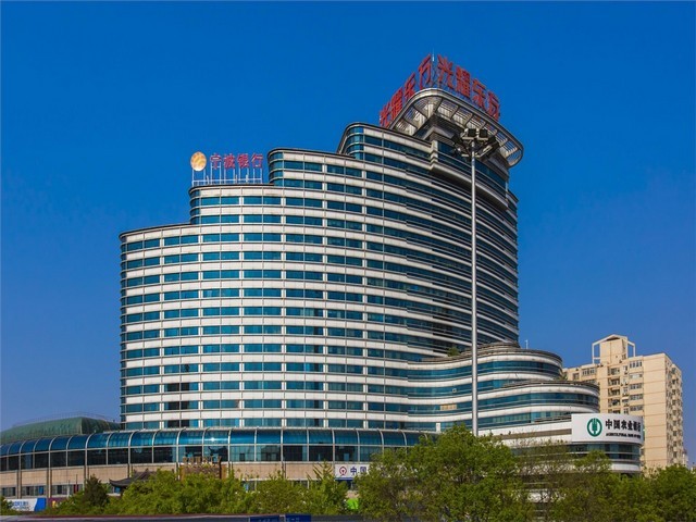 使用蛋糕自动售货机电话